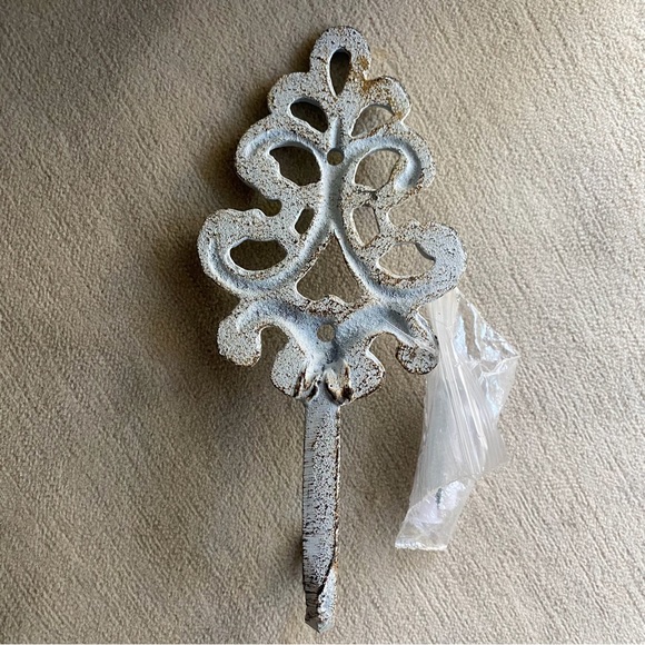 Quality Set Of 3 Iron Wall Hooks New With Install Hardware - Picture 9 of 14